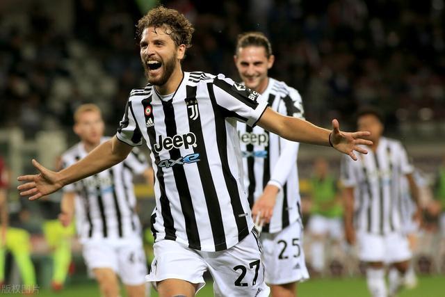 成都世运会国际拔河联合会副主席雨中的拔河